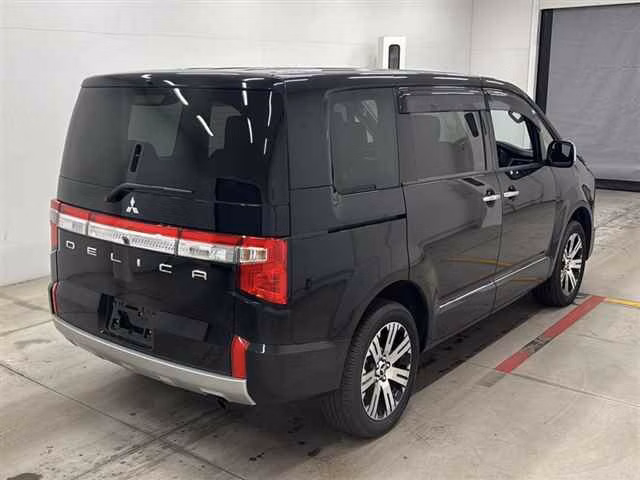 MITSUBISHI DELICA D:5