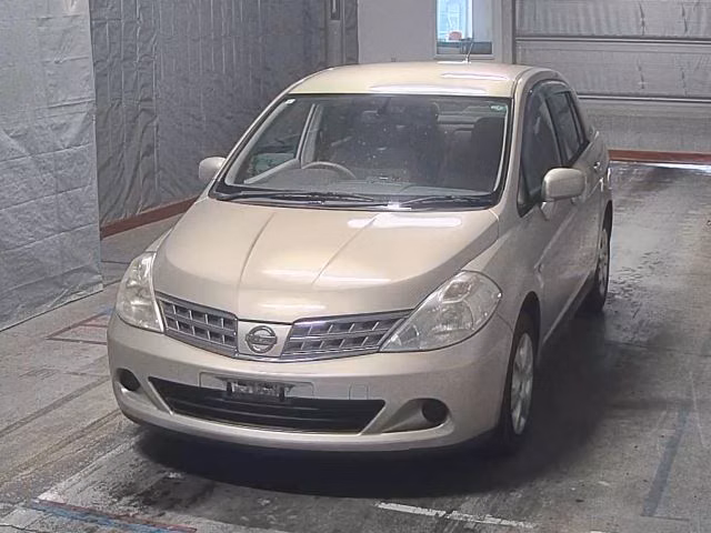 NISSAN TIIDA LATIO