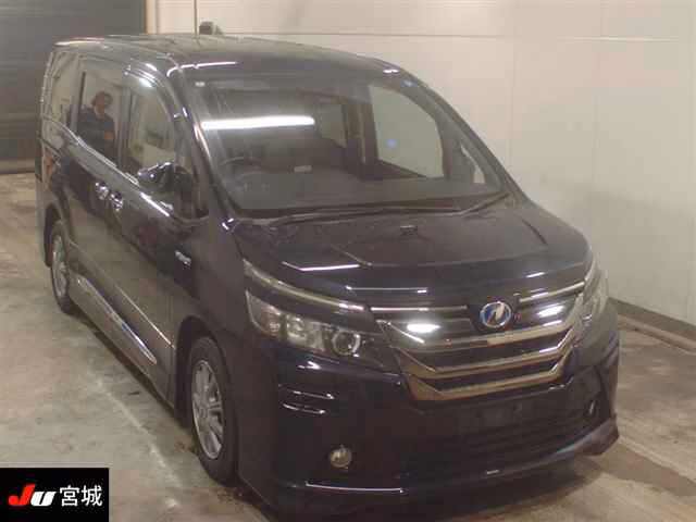TOYOTA VOXY