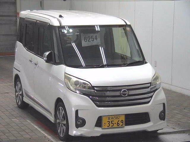 NISSAN DAYZ ROOX
