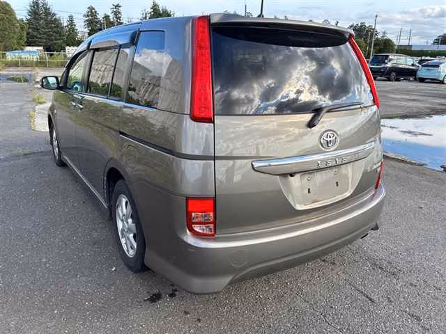 TOYOTA ISIS