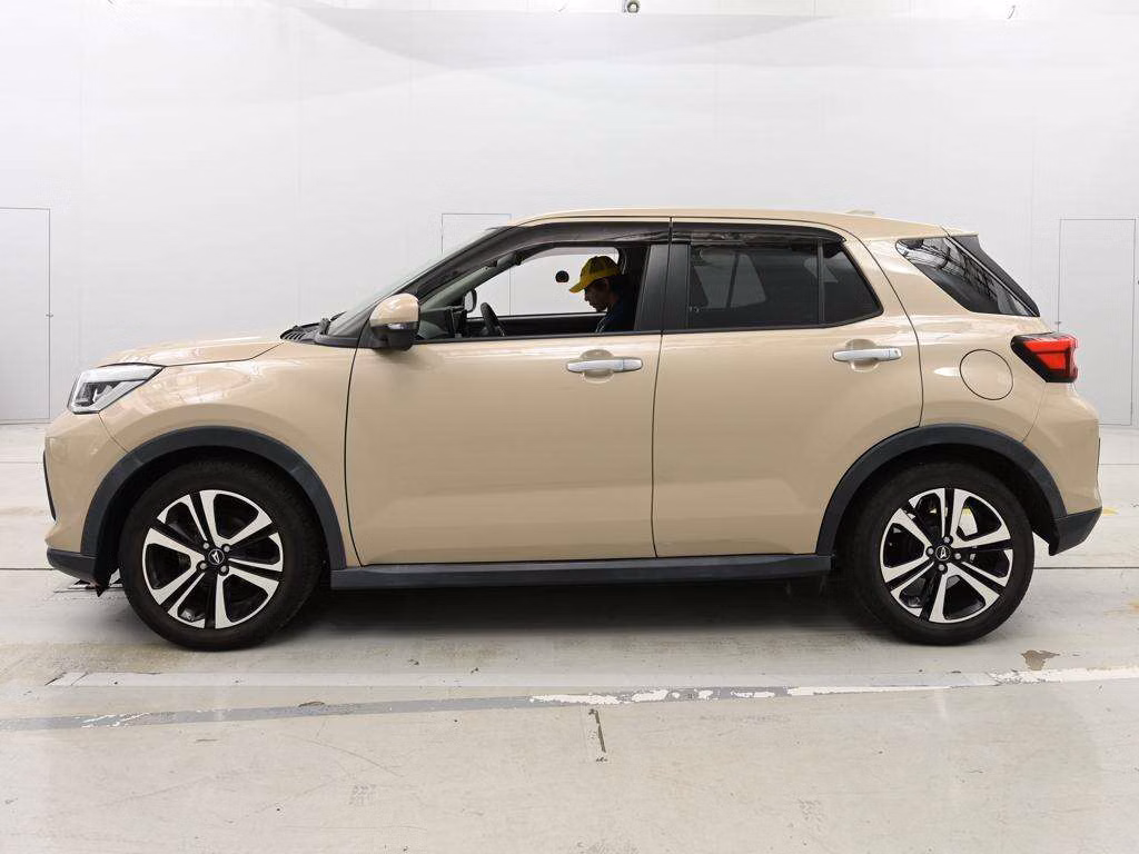DAIHATSU ROCKY