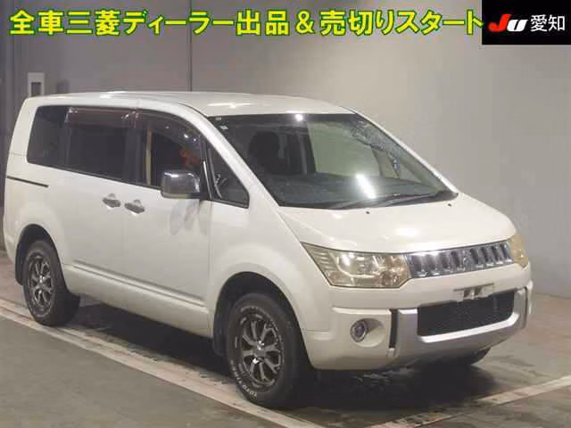 MITSUBISHI DELICA D:5
