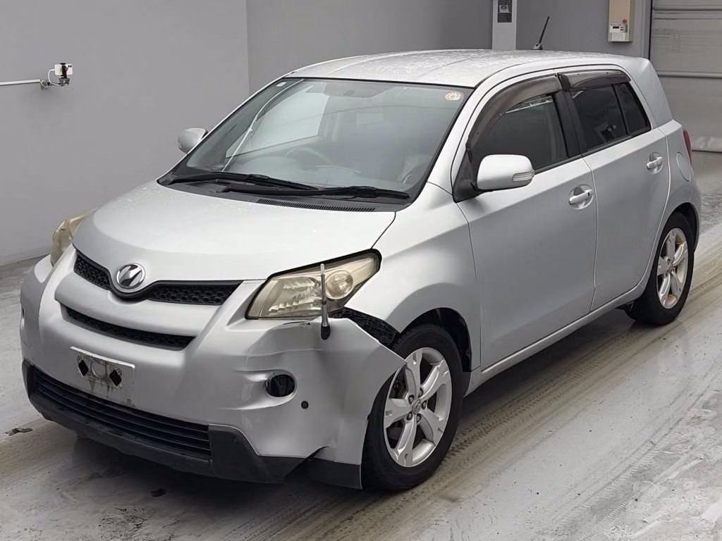 TOYOTA IST