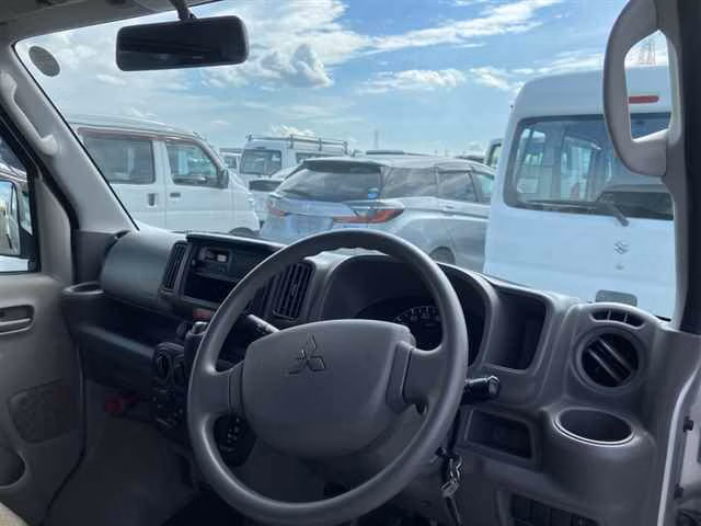 MITSUBISHI MINICAB