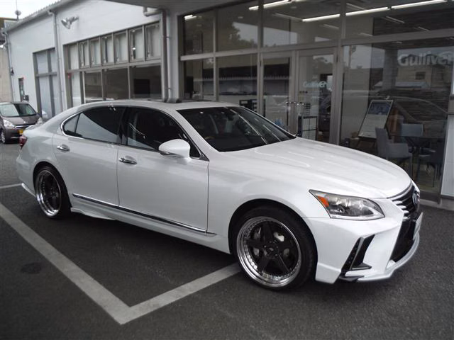 Lexus LS600h