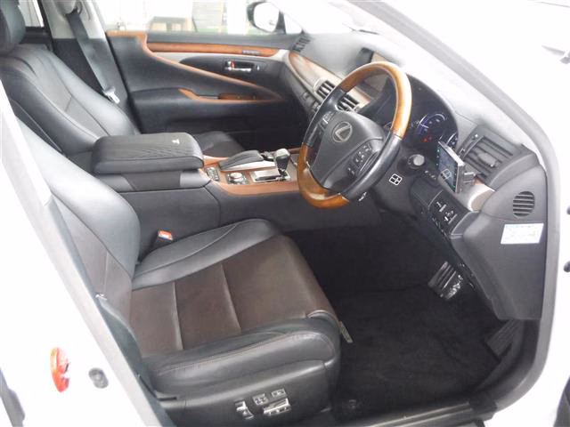 Lexus LS600h