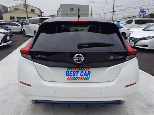 NISSAN LEAF