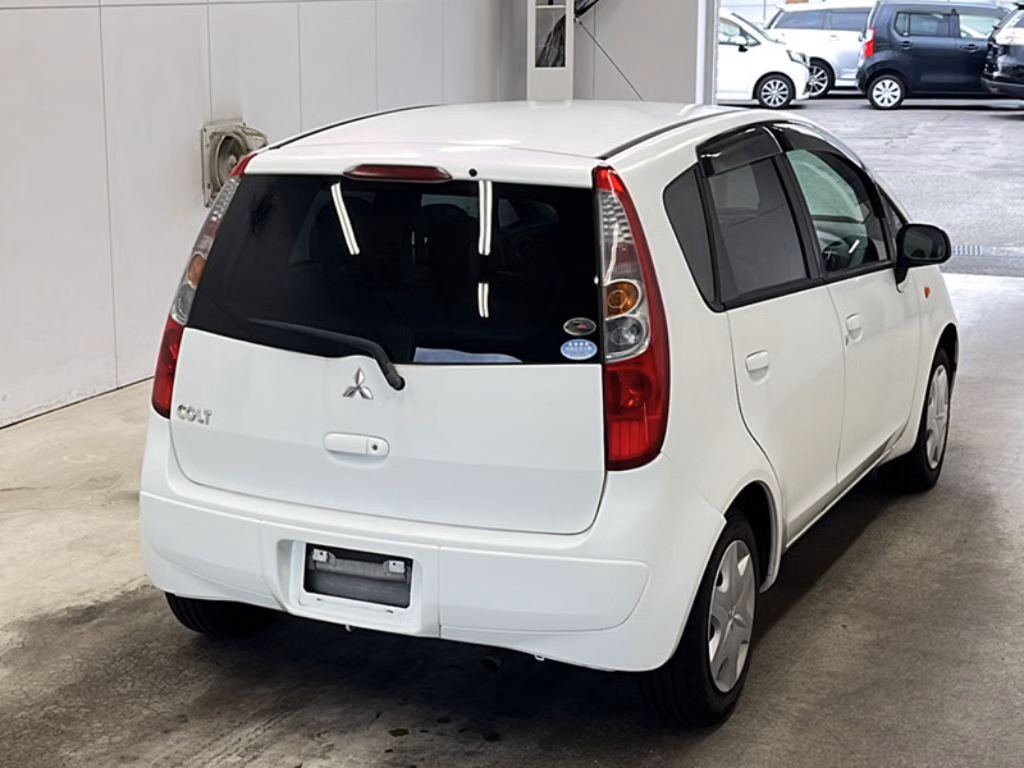 MITSUBISHI COLT