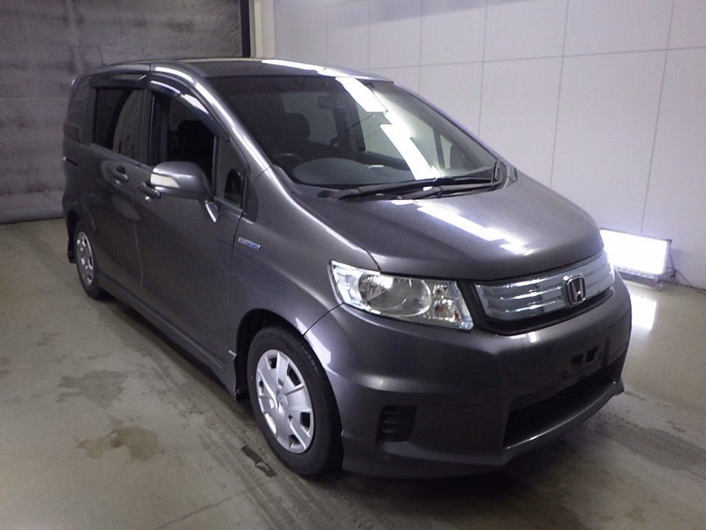HONDA FREED SPIKE