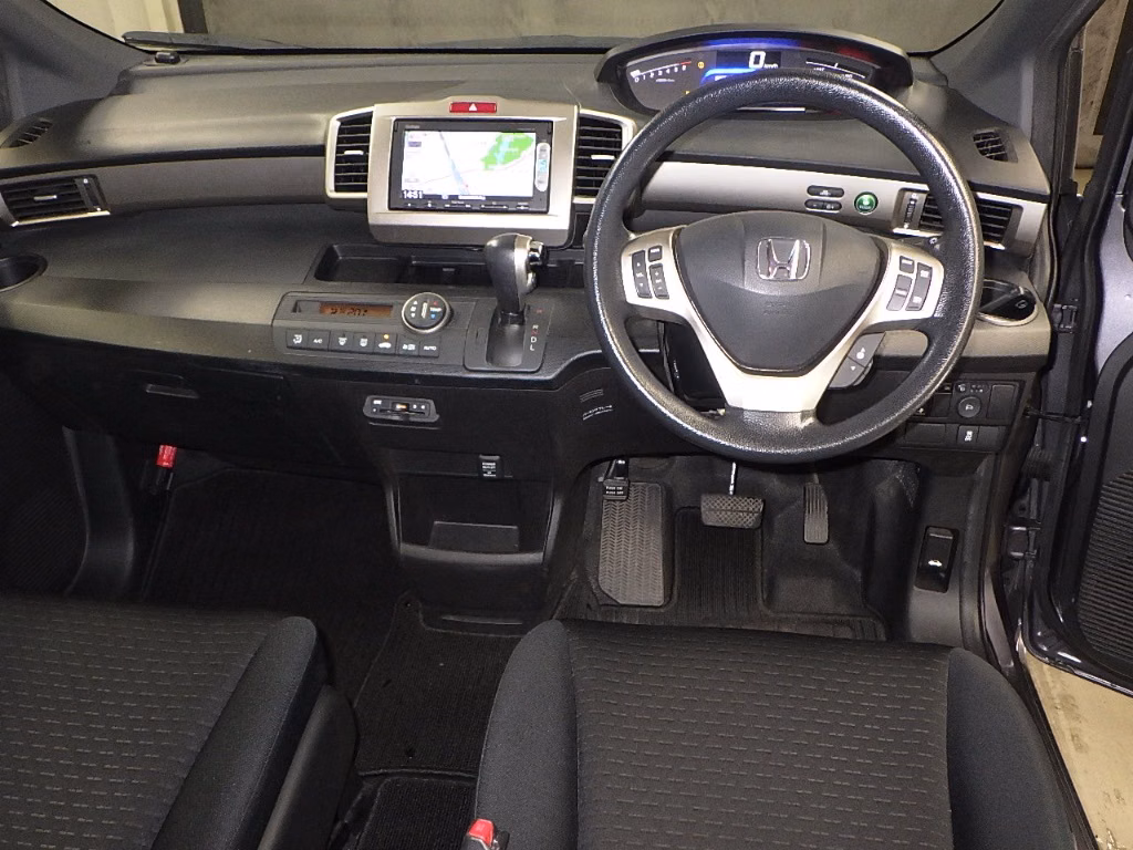 HONDA FREED SPIKE