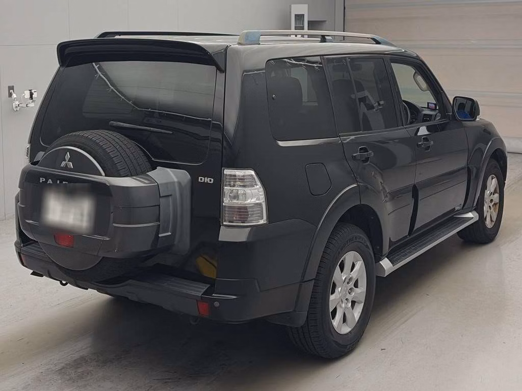 MITSUBISHI PAJERO