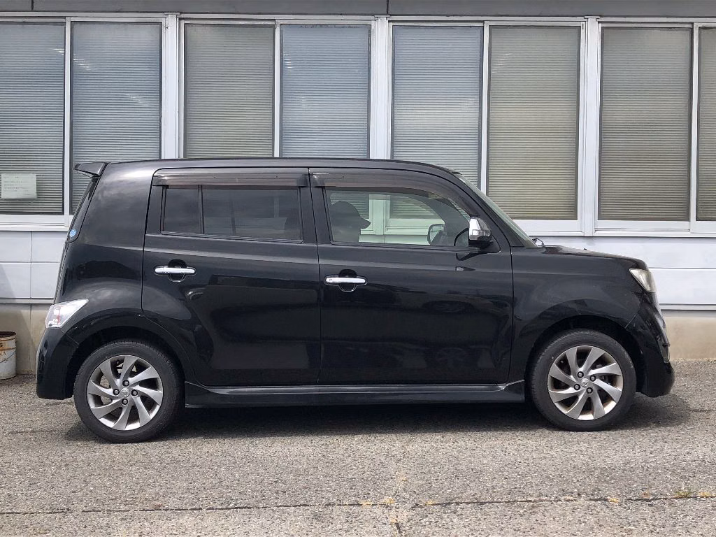 TOYOTA BB