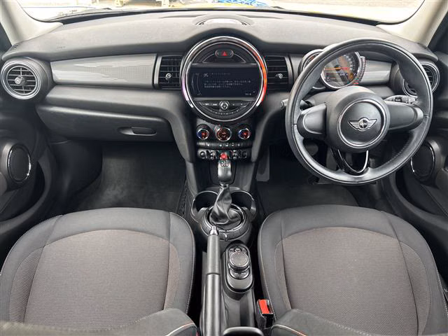 MINI HATCH