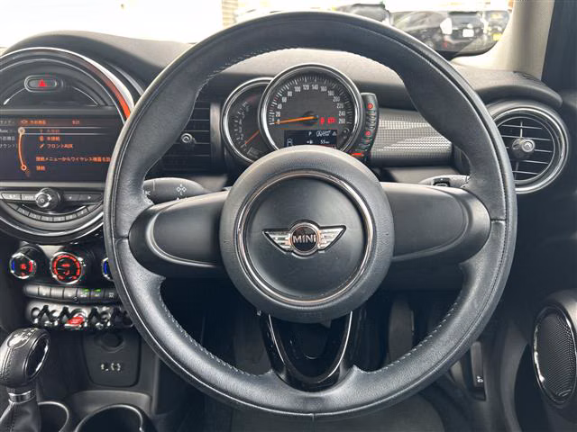 MINI HATCH