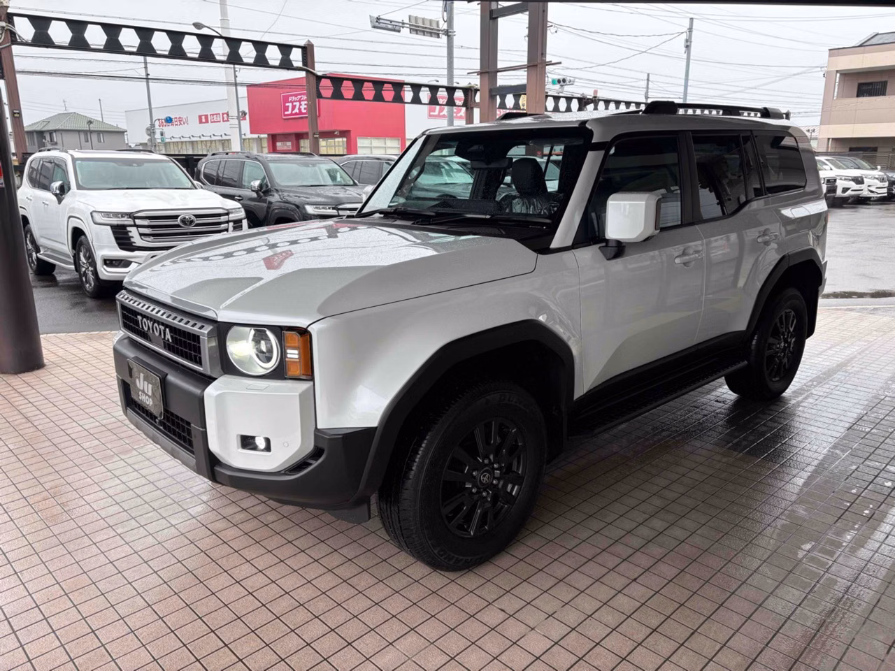 TOYOTA LAND CRUISER PRADO
