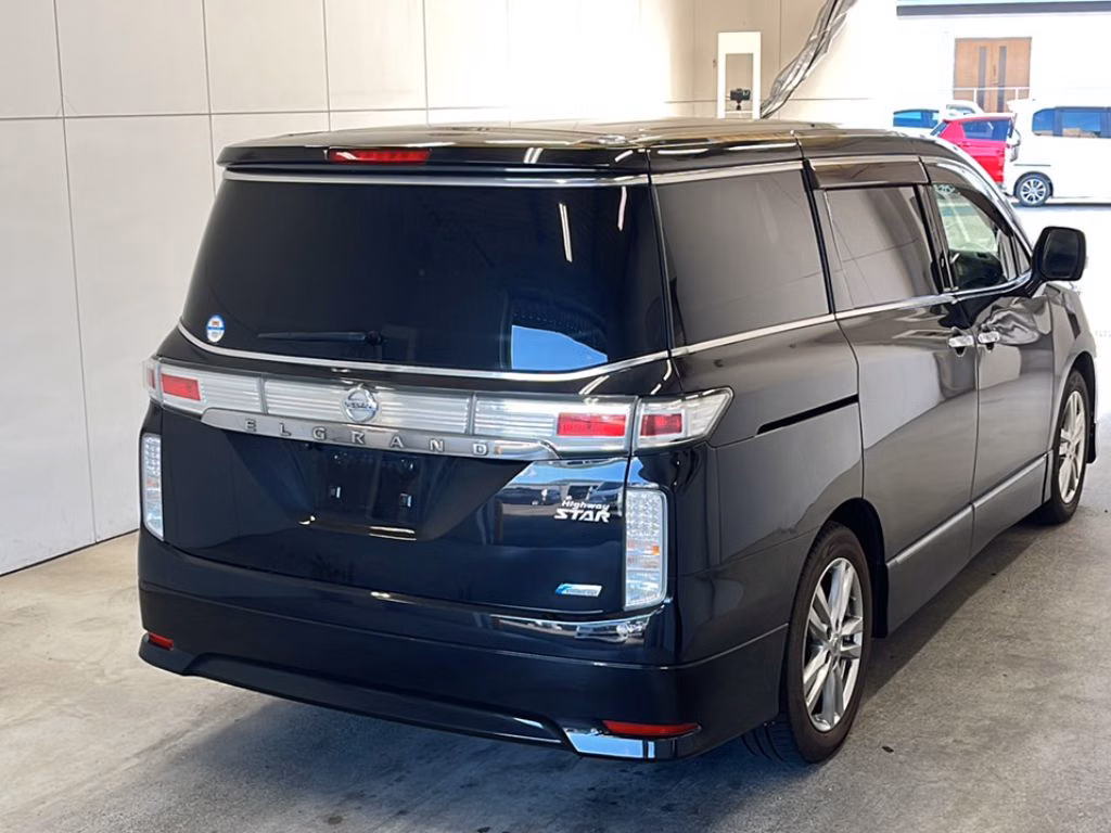 NISSAN ELGRAND