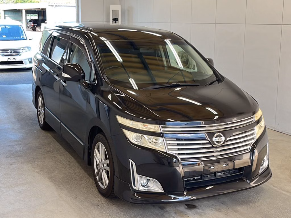 NISSAN ELGRAND