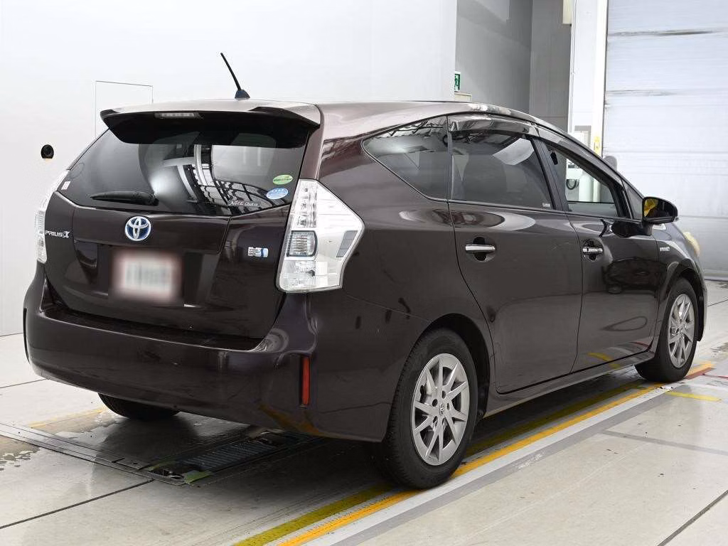TOYOTA PRIUS ALPHA