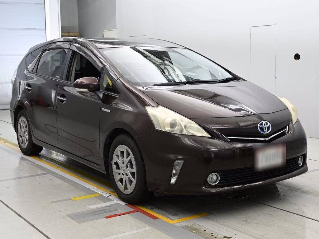 TOYOTA PRIUS ALPHA