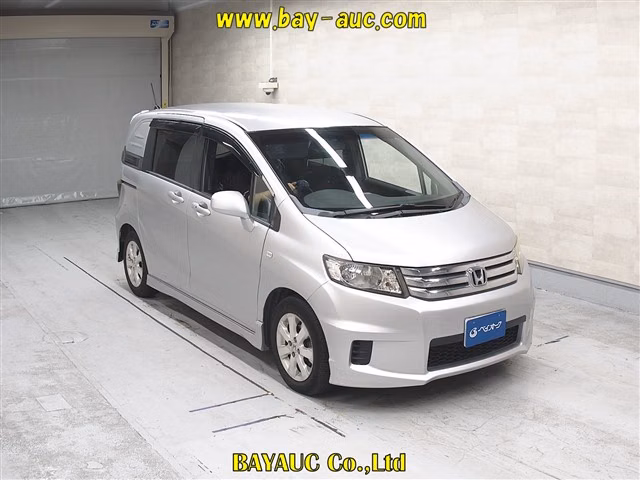 HONDA FREED SPIKE