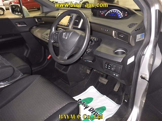 HONDA FREED SPIKE