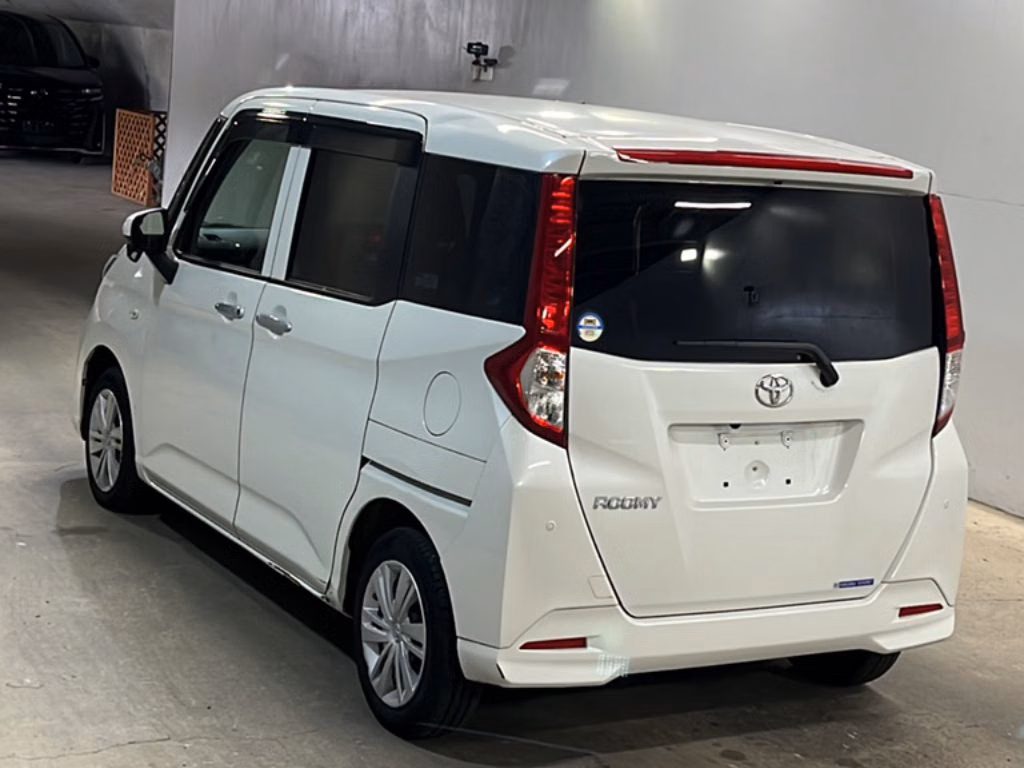 TOYOTA ROOMY