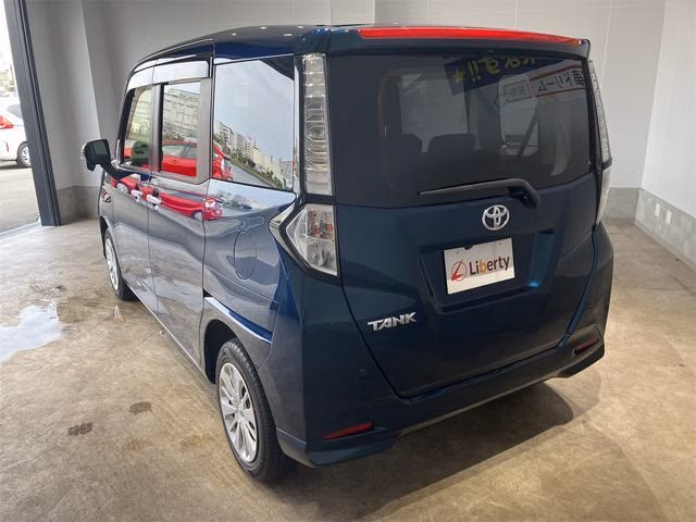 TOYOTA TANK