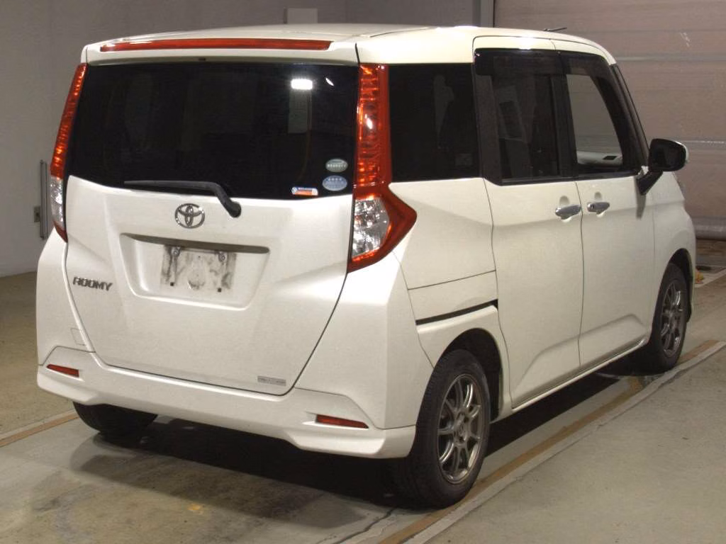 TOYOTA ROOMY
