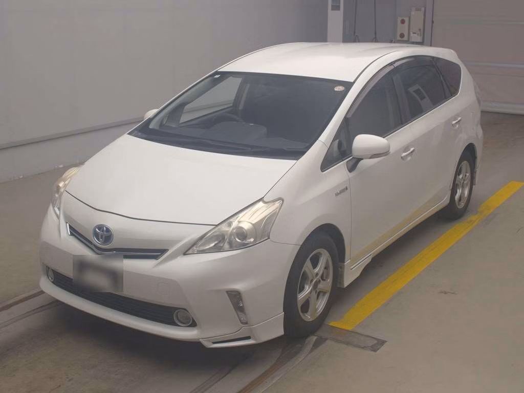 TOYOTA PRIUS ALPHA