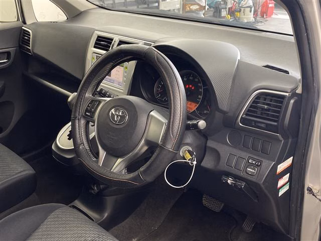 TOYOTA RACTIS