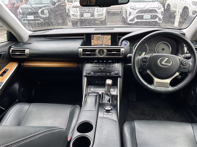 Lexus IS300h