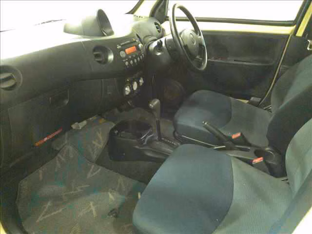 DAIHATSU ESSE