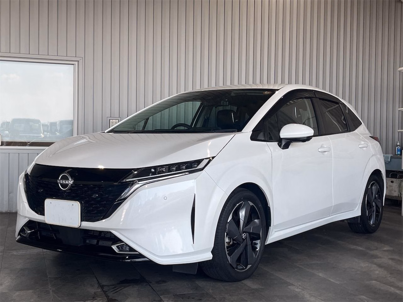 Nissan Aura