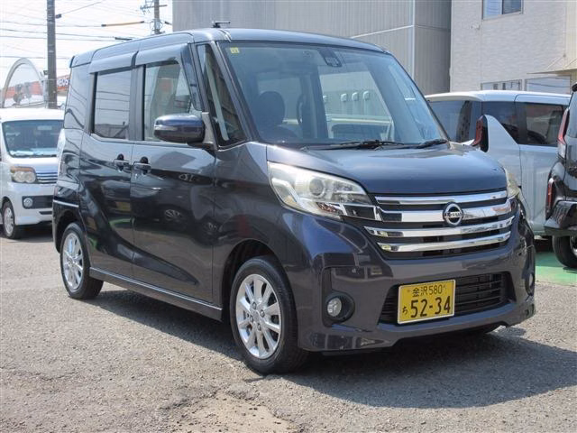 NISSAN DAYZ ROOX