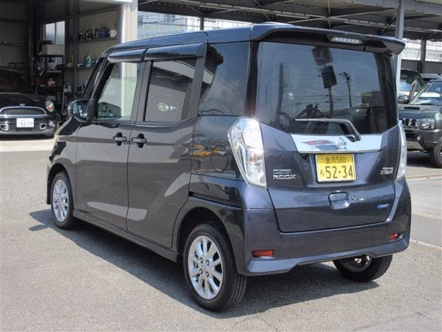 NISSAN DAYZ ROOX