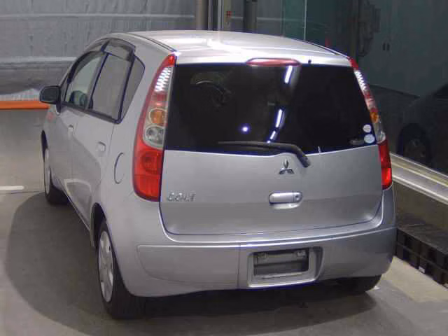 MITSUBISHI COLT