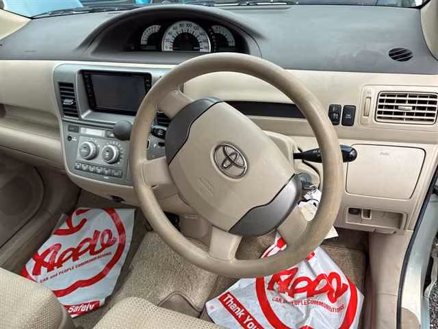 TOYOTA RAUM