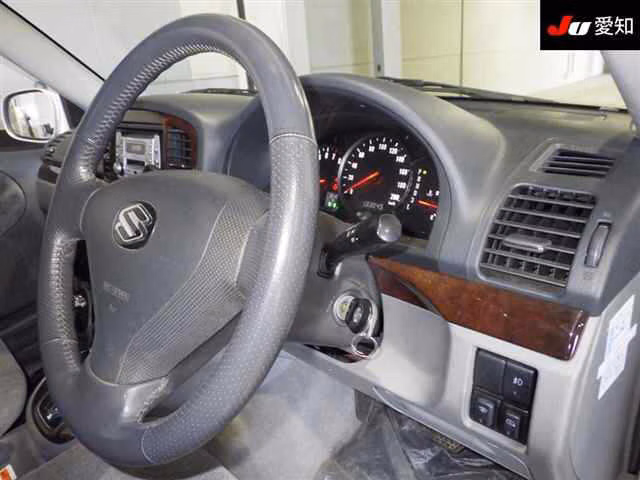 SUZUKI GRAND ESCUDO