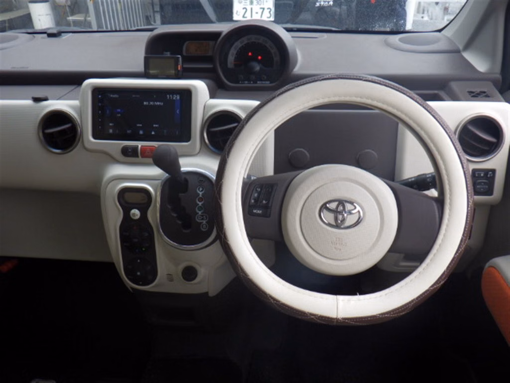 TOYOTA PORTE
