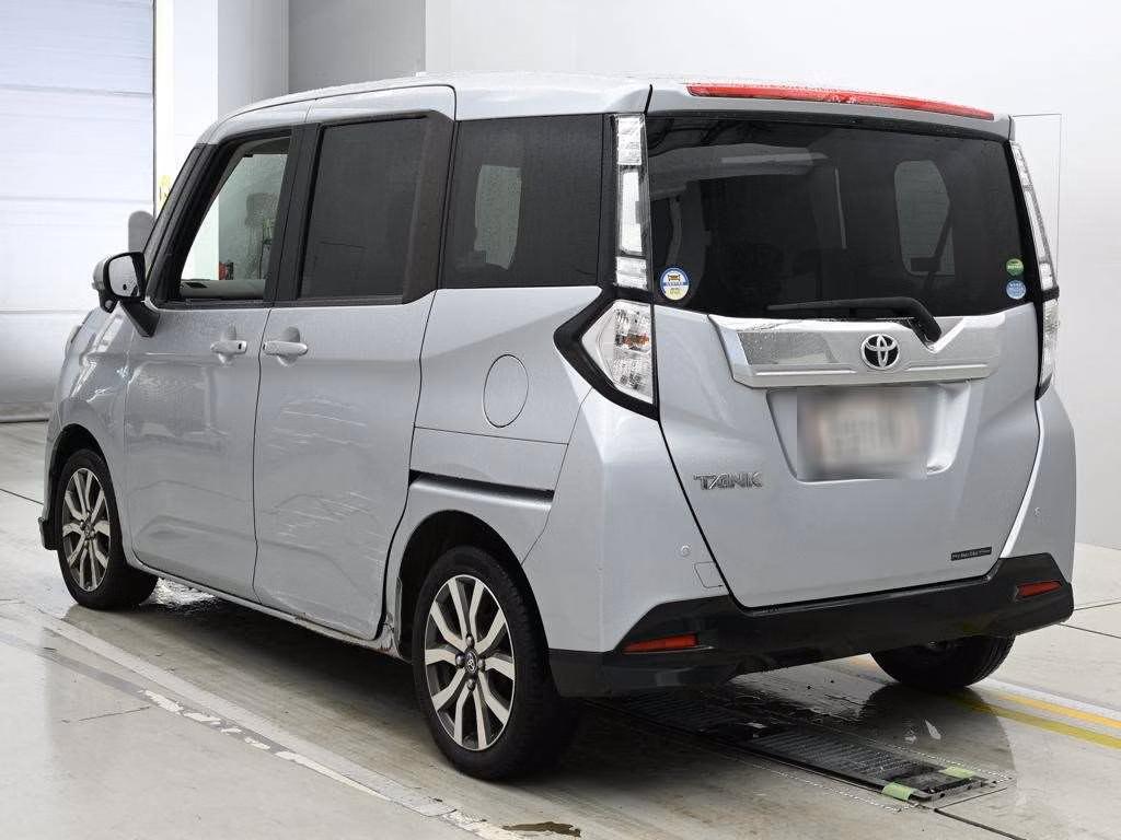 TOYOTA TANK