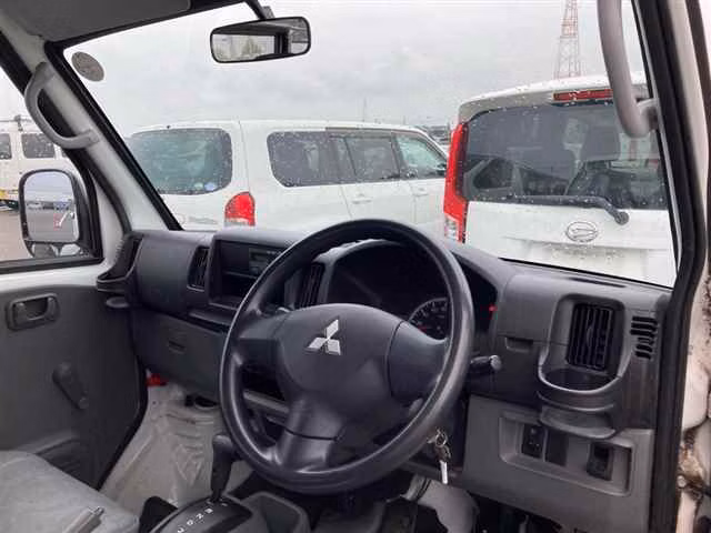 MITSUBISHI MINICAB