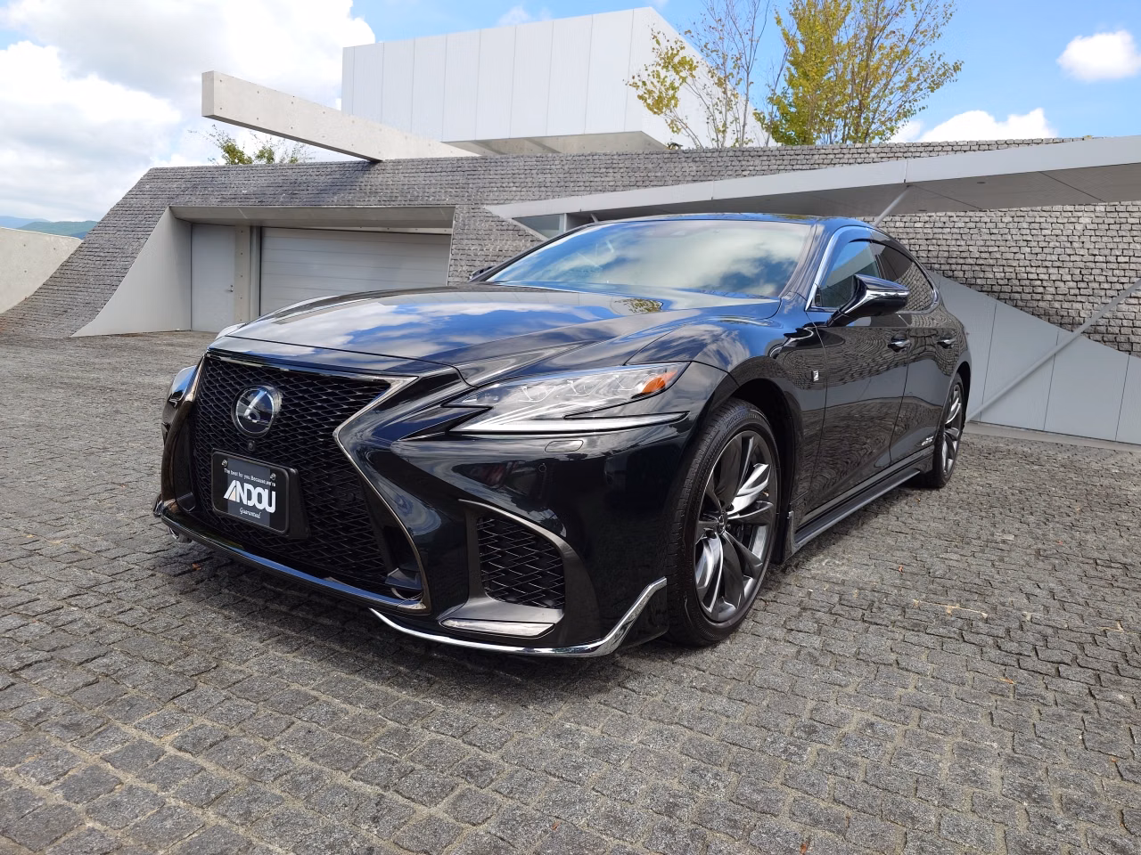 Lexus LS500h