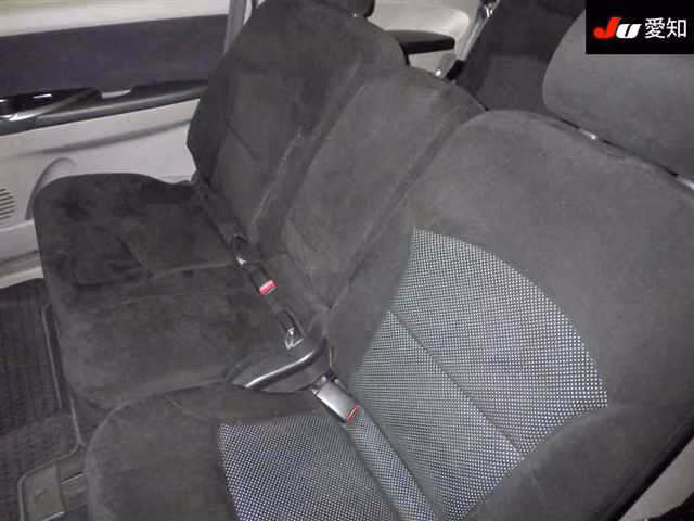 MITSUBISHI GRANDIS