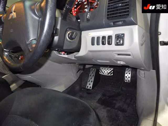 MITSUBISHI GRANDIS