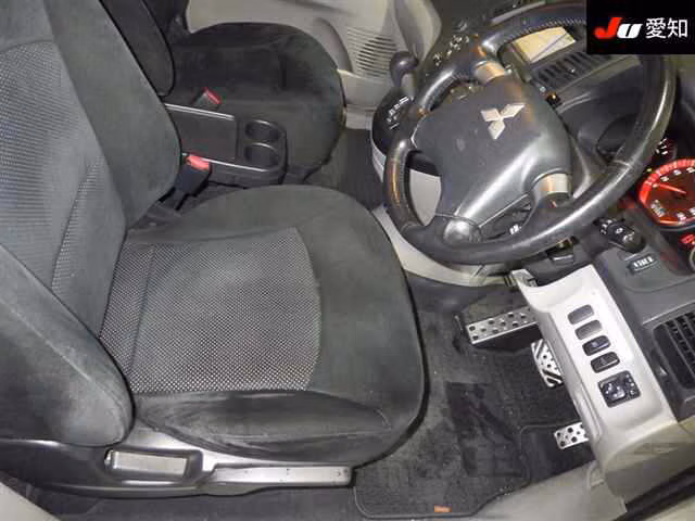 MITSUBISHI GRANDIS