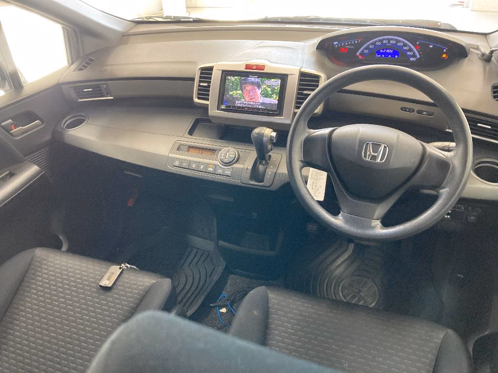 HONDA FREED SPIKE