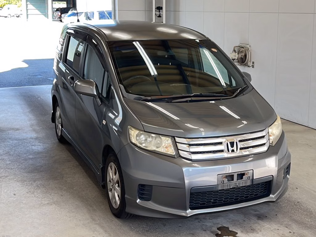 HONDA FREED SPIKE