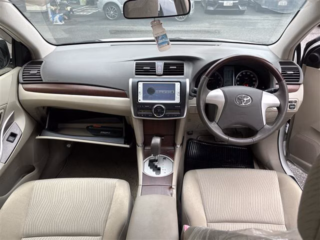 TOYOTA PREMIO