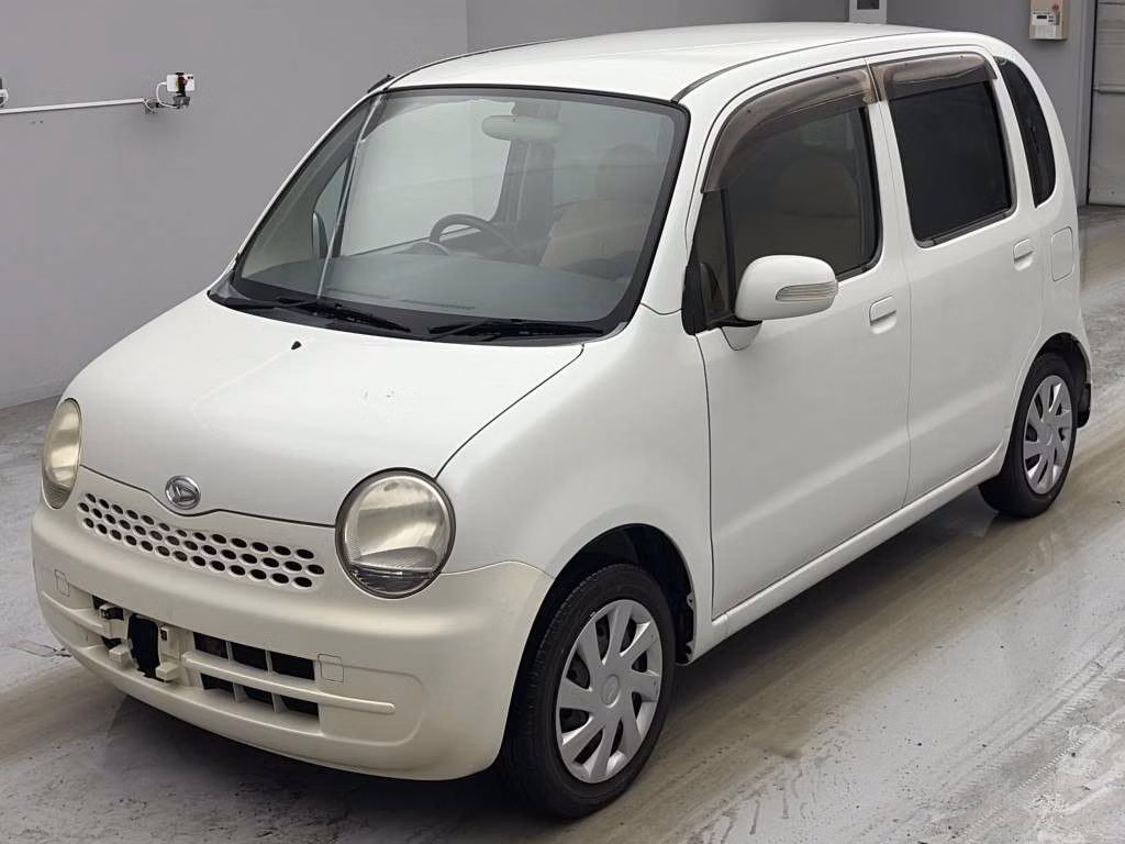 DAIHATSU MOVE LATTE